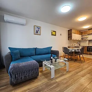 brand-new-apartment-with-free-parking-near-city-center.sofiahotelsbg.com/